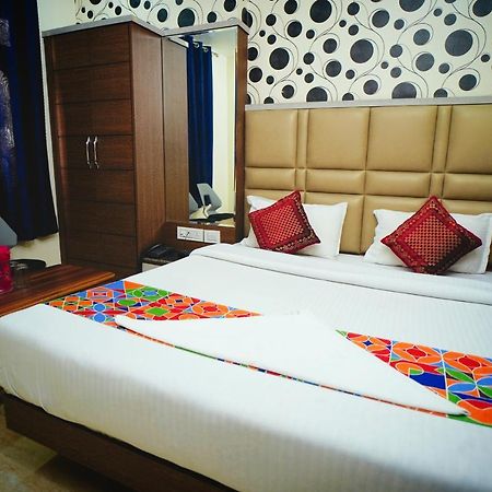 Hotel Delhi Darshan Deluxe-By Rsl Hospitality ニューデリー エクステリア 写真