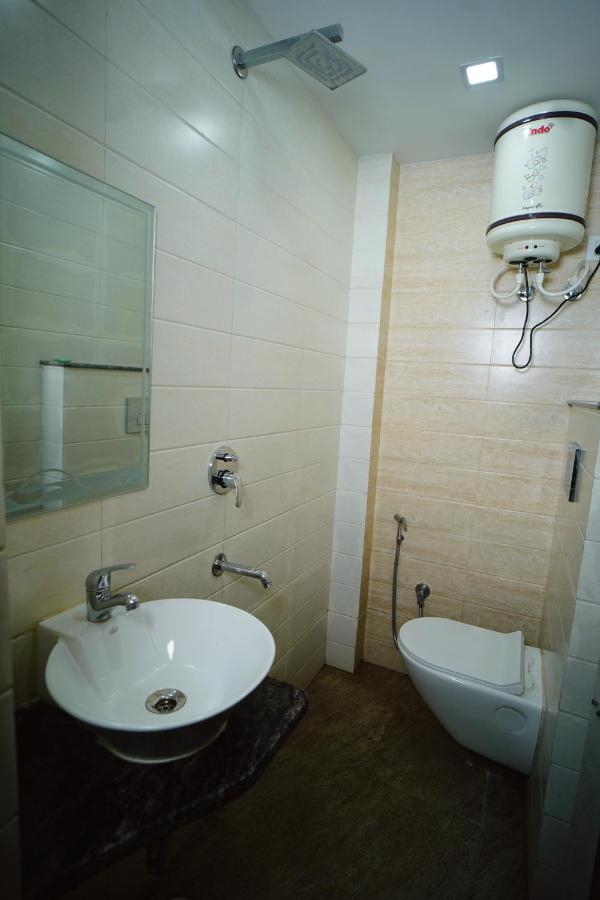 Hotel Delhi Darshan Deluxe-By Rsl Hospitality ニューデリー エクステリア 写真