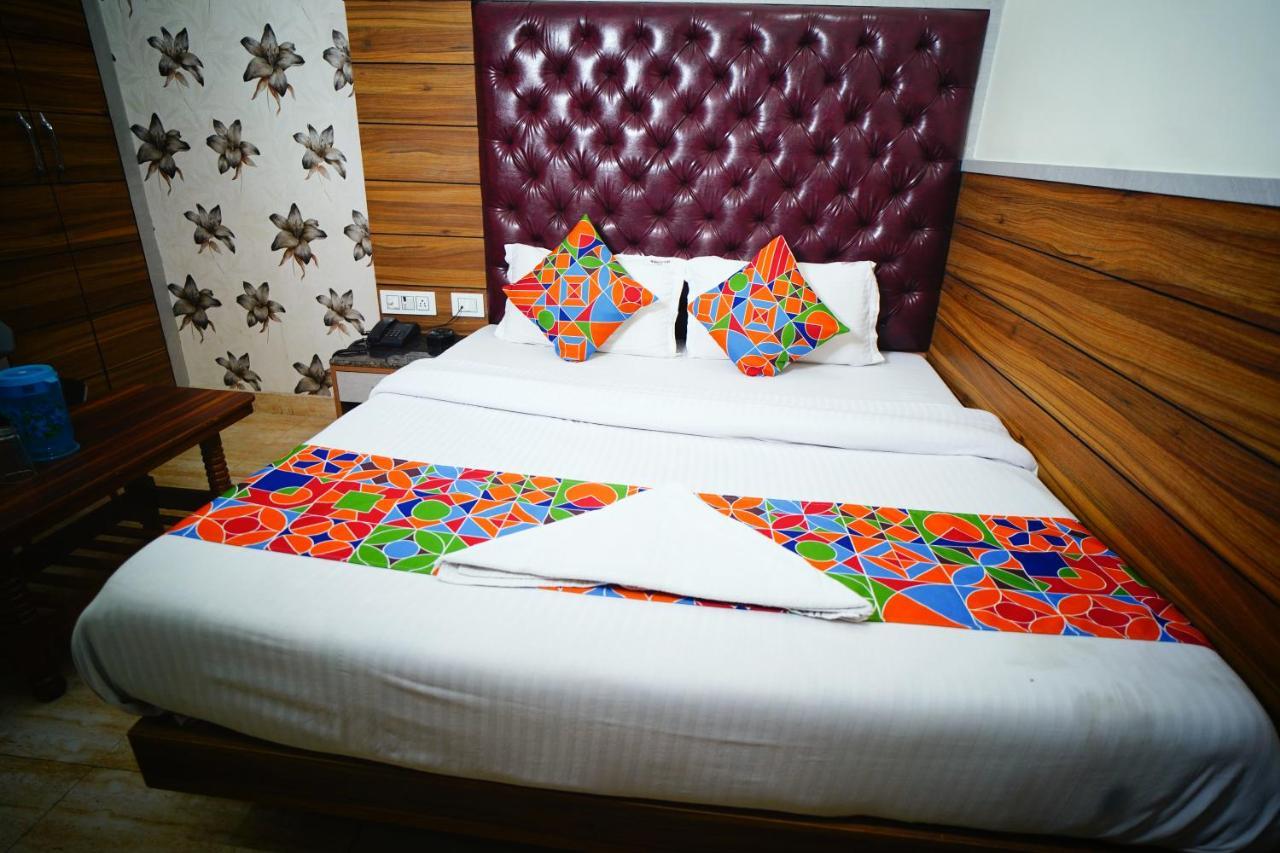 Hotel Delhi Darshan Deluxe-By Rsl Hospitality ニューデリー エクステリア 写真